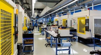 我们去了百达翡丽的工厂,见到了表壳的生产过程