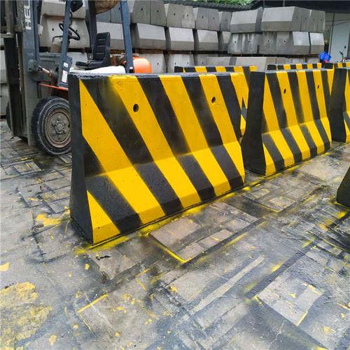 粤威水泥制品 图 公路水泥墩厂家 荔湾区水泥墩厂家