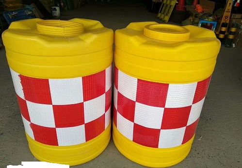 【平顶山公路防撞桶,平顶山道路隔离墩,防撞桶厂家现货】-