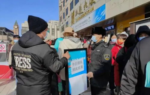 冰墩墩魅力难挡 一墩难求，百墩实业全力备货应对热潮